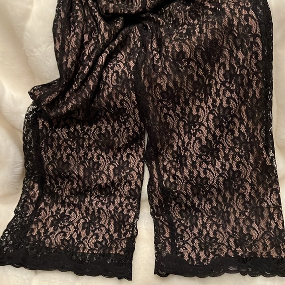 🖤🖤 Intimates Black & Nude Lace PJ’s🖤🖤Extra Soft and Sexy✨ Comfy to Relax ✨ - Picture 3 of 5